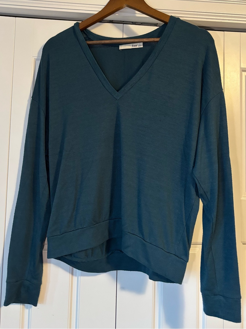 Wilfred, slouchy v-neck lightweight sweater